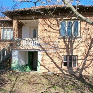 Brick built rural Bulgarian house big potential near Danube 