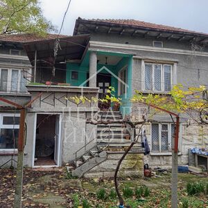 Two story house with a large yard Sredan Kula, Ruse