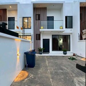 EXECUTIVE 3-BED SEMI DETACHED HOME FOR SALE@ EAST LEGON HILL