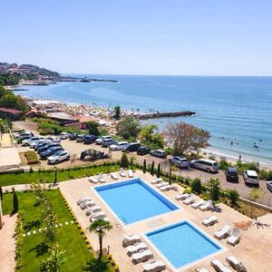 1-Bedroom Apartment with Sea View on the First Line Ipanema