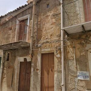 Townhouse in Sicily - Montalbano Via Scavuzzo