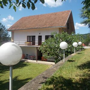 House for sale in Vrdnik