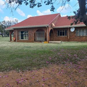 R3 200 000 &ndash; Exceptional 21Ha Smallholding in Jakkalsdans.