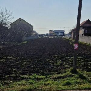 I am selling a plot in Novi Banovci