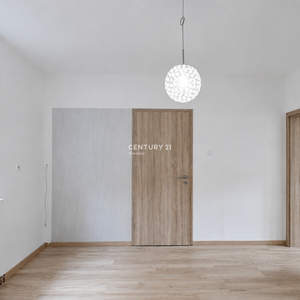Spacious one-room apartment on the first floor