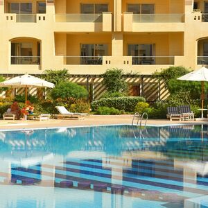 1BR Apartment 69Sqm directly on the pool