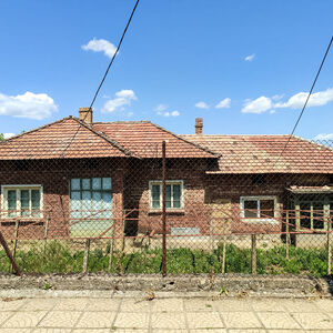  House with Large 2,100 sq.m. Garden, Polski Trambesh