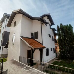 I am selling a fantastic house with 3 LUX apartments in the 