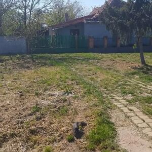 I am selling a house in the village of Iđo&scaron;-Kikinda