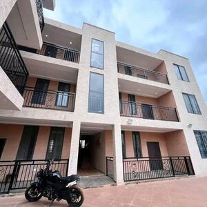 EXECUTIVE 2-BEDROOM APARTMENT TO LET@ADJRINGANOR