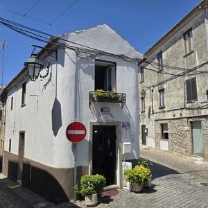 Moradia com Potencial Habitacional e Comercial em Belmonte