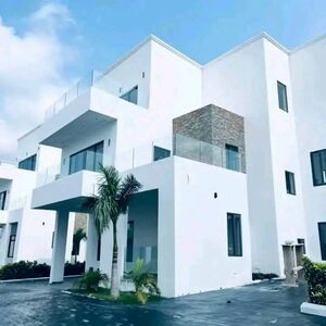 CONTEMPORARY 4-BEDROOM TOWNHOME FOR SALE@ EAST LEGON