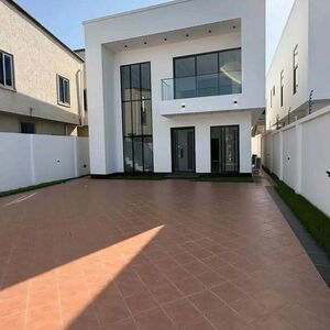 LUXURU 4-BEDROOM DETACHED HOME TFOR SALE@ SPINTEX