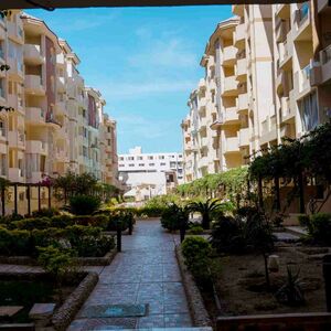 Ready Pool level Studio in Florenza 50- Arabia, Downtown HRG