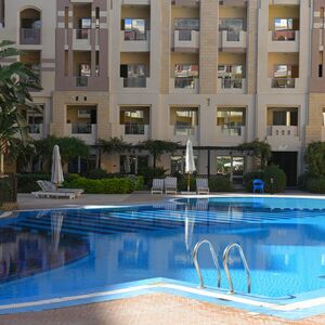 1BR Apartment 70Sqm directly on the pool