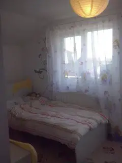 bedroom-girl