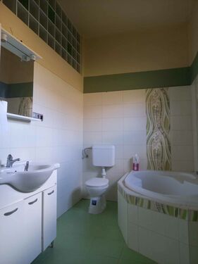 Bathroom2