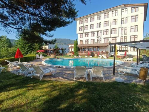 хотел,ресторант,плаж на 1