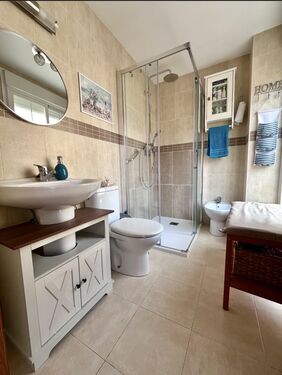 En Suite Bathroom 