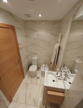 Main bathroom