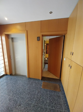 Hallway / Entrance