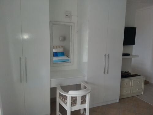 2 Bed cupboards