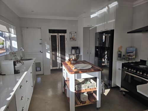 KITCHEN WITH SCULLERY
