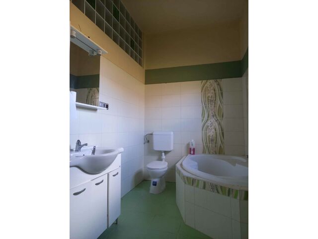Bathroom2