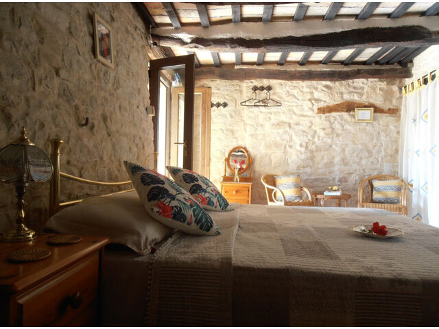 Bedroom, note beams.