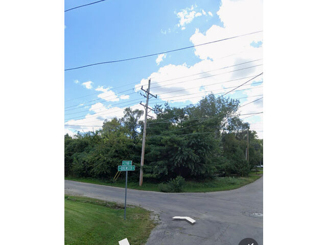 Freeport IL-corner lot