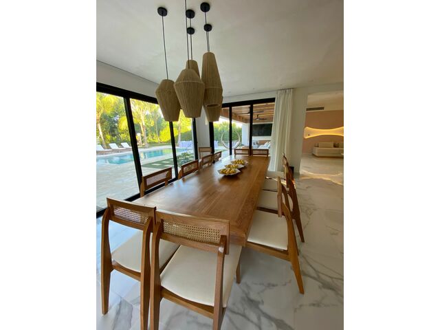 DINNING ROOM