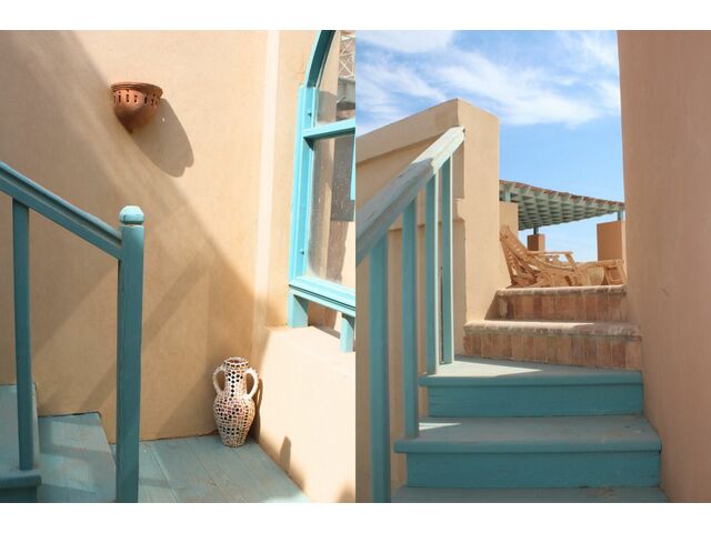 ENTRANCE TO THE ROOFTOP