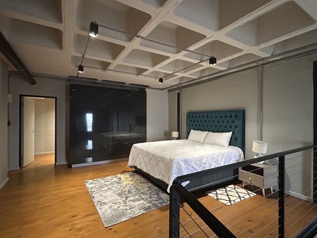 Master Bedroom (upstairs)