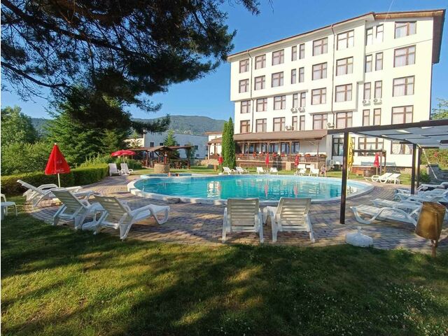 хотел,ресторант,плаж на 1