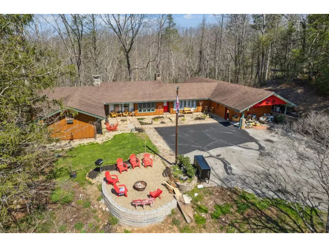 Buckhorn-Lodge-Firepit