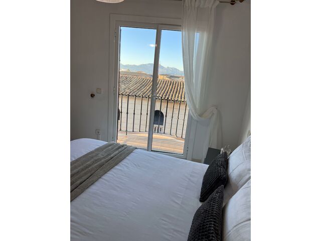 Room with en-suite bathro