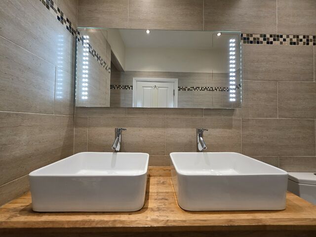 Master bedroom ensuite