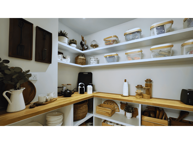 townhouse, Queens Meadow