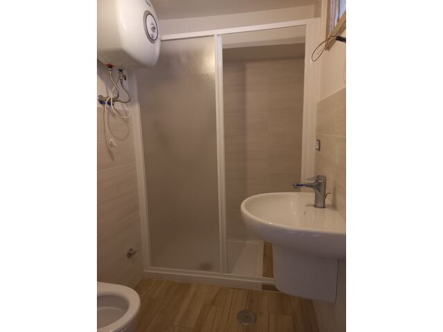 GROUND FLOOR BATHROOM