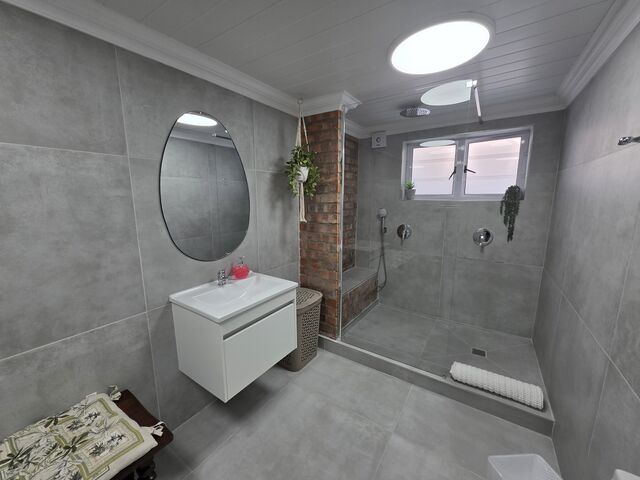 FLATLET BATHROOM 3