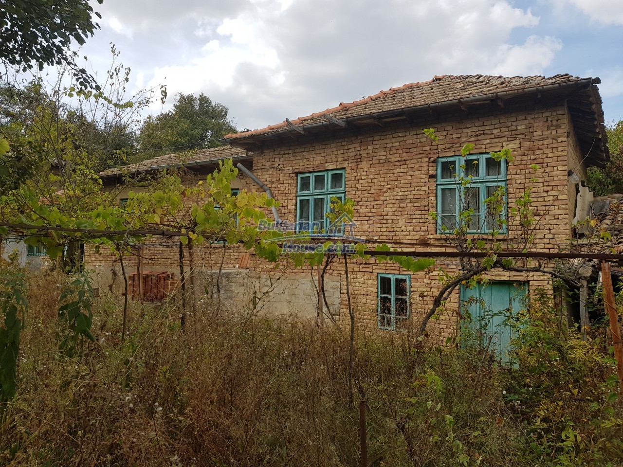 Cheap bulgarian house in a peaceful village near lake,forest (Bulgaria
