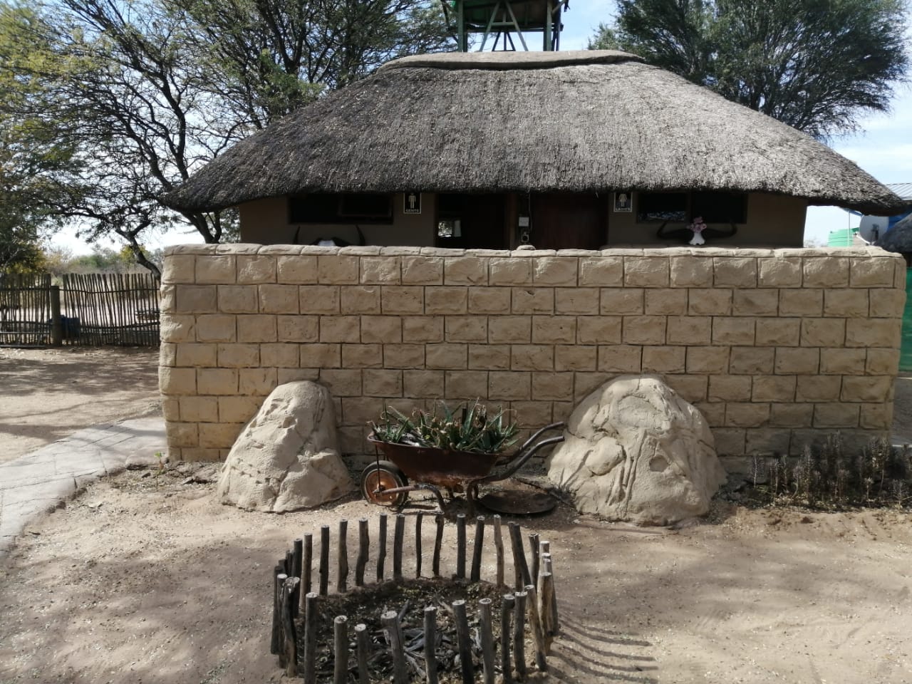 Game & Cattle Ranch in Botswana (Botswana, Kgalagadi, Kang ) All Real