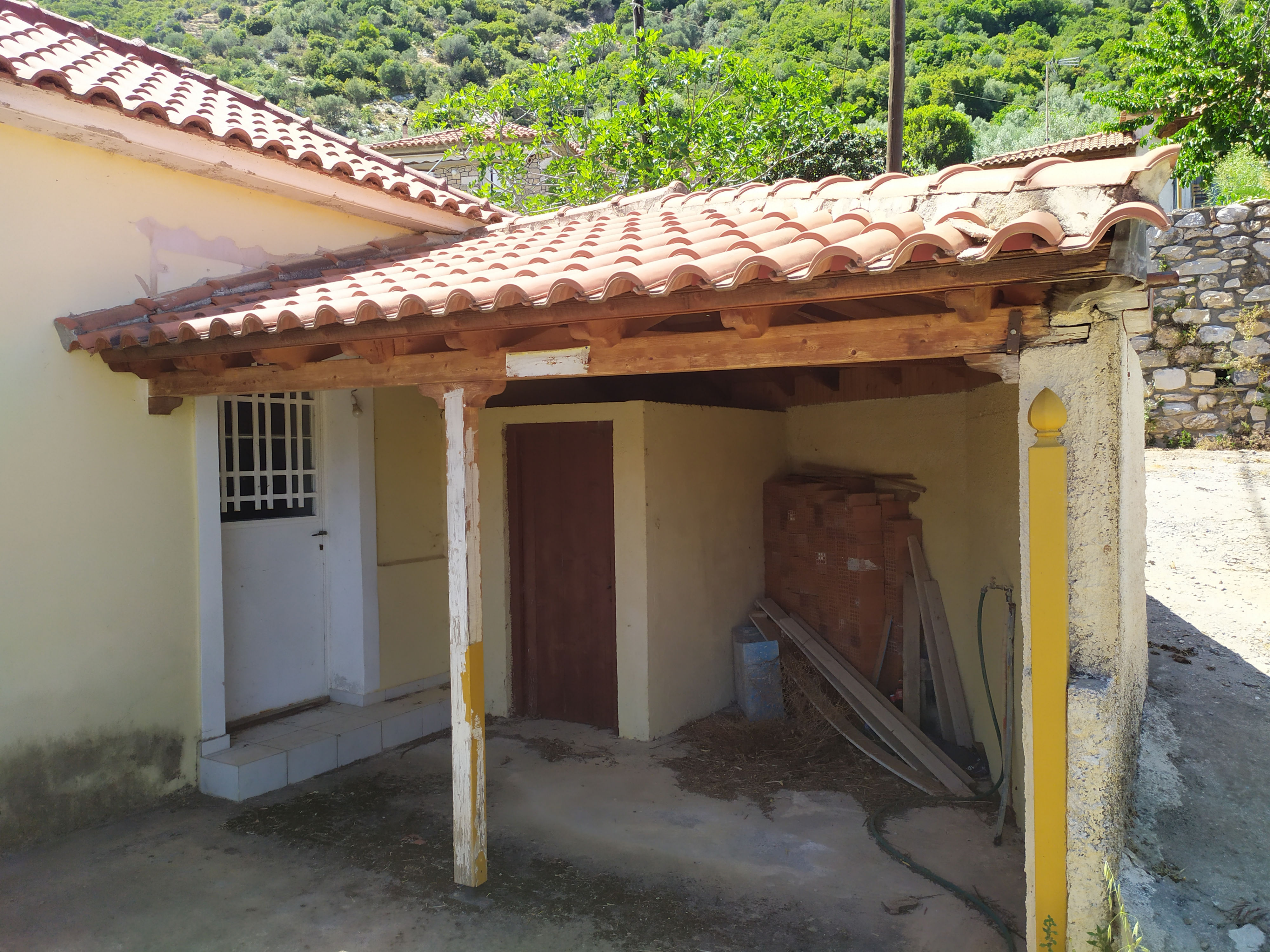 Sale, Detached House 96m² at Vordonia, Sparta, € 65.000 (Greece, Lakonia, Vordonia, Sparta