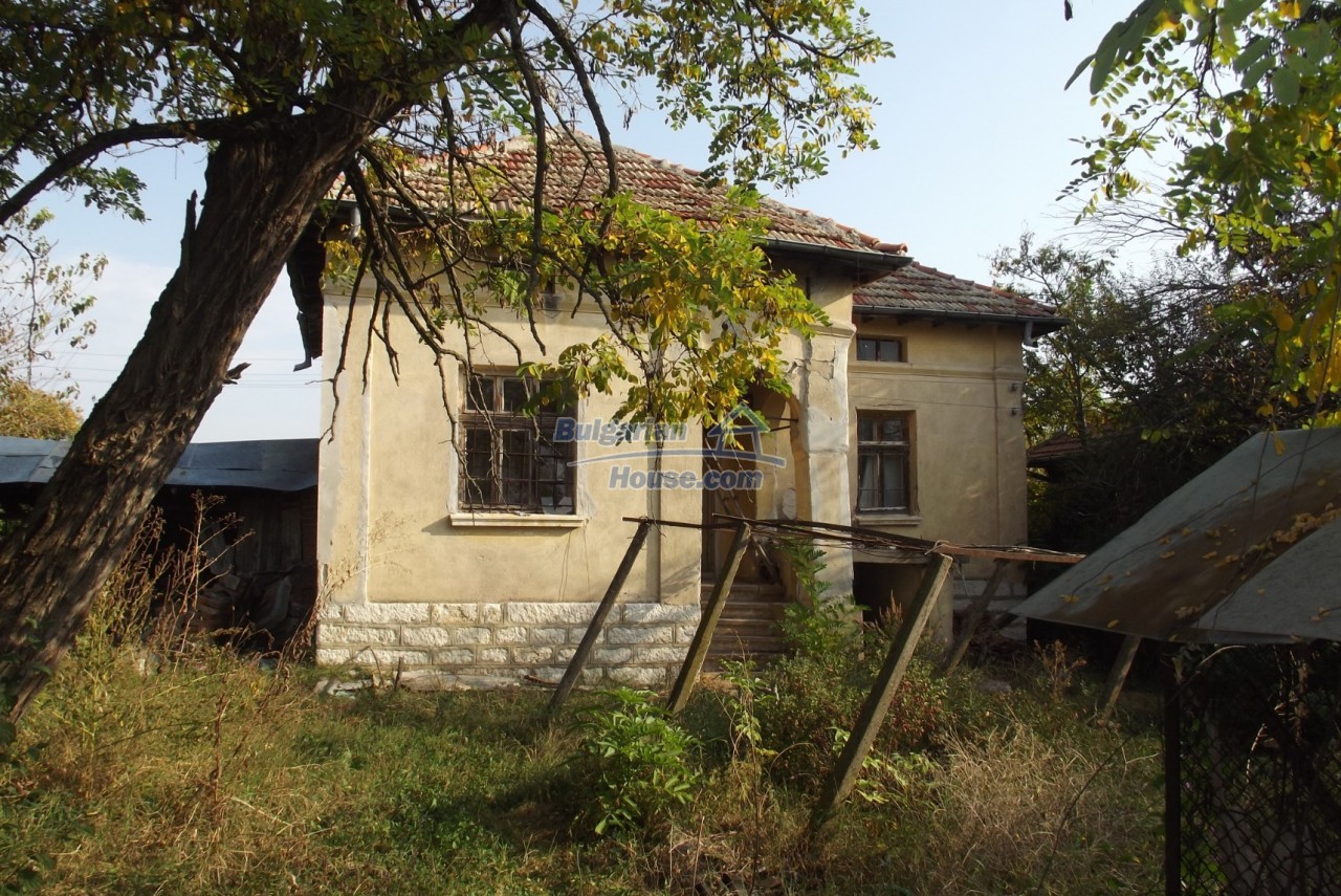Cheap Bulgarian property with big garden just 15 km Vratsa (Bulgaria