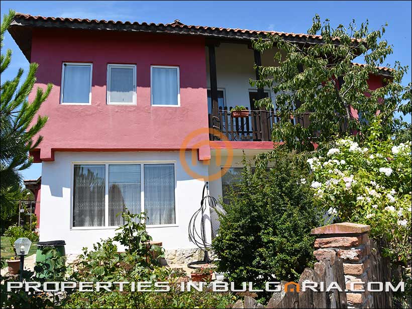 Fully furnished house and tavern in a large coastal village (Bulgaria