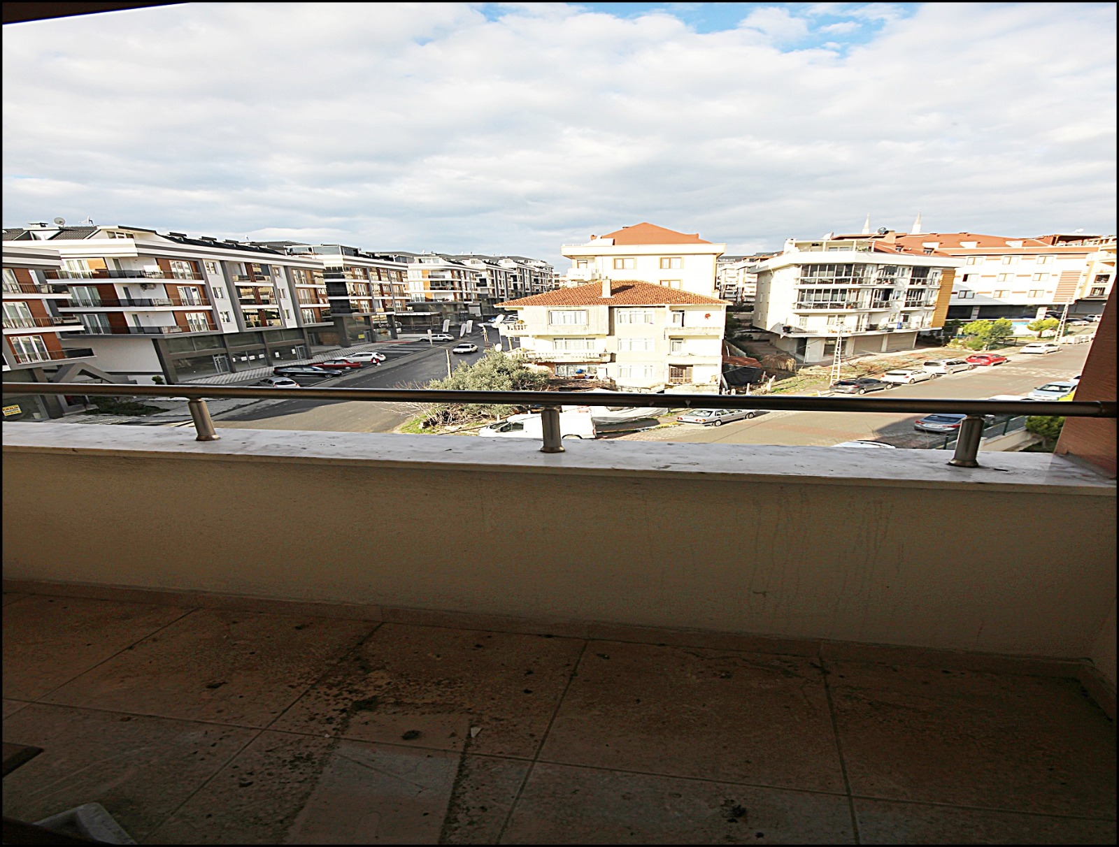 4+2 BEYLİKDÜZÜ KAVAKLI DENİZ CEPHE HUZUR DOLU BİR YAPI (Turkey